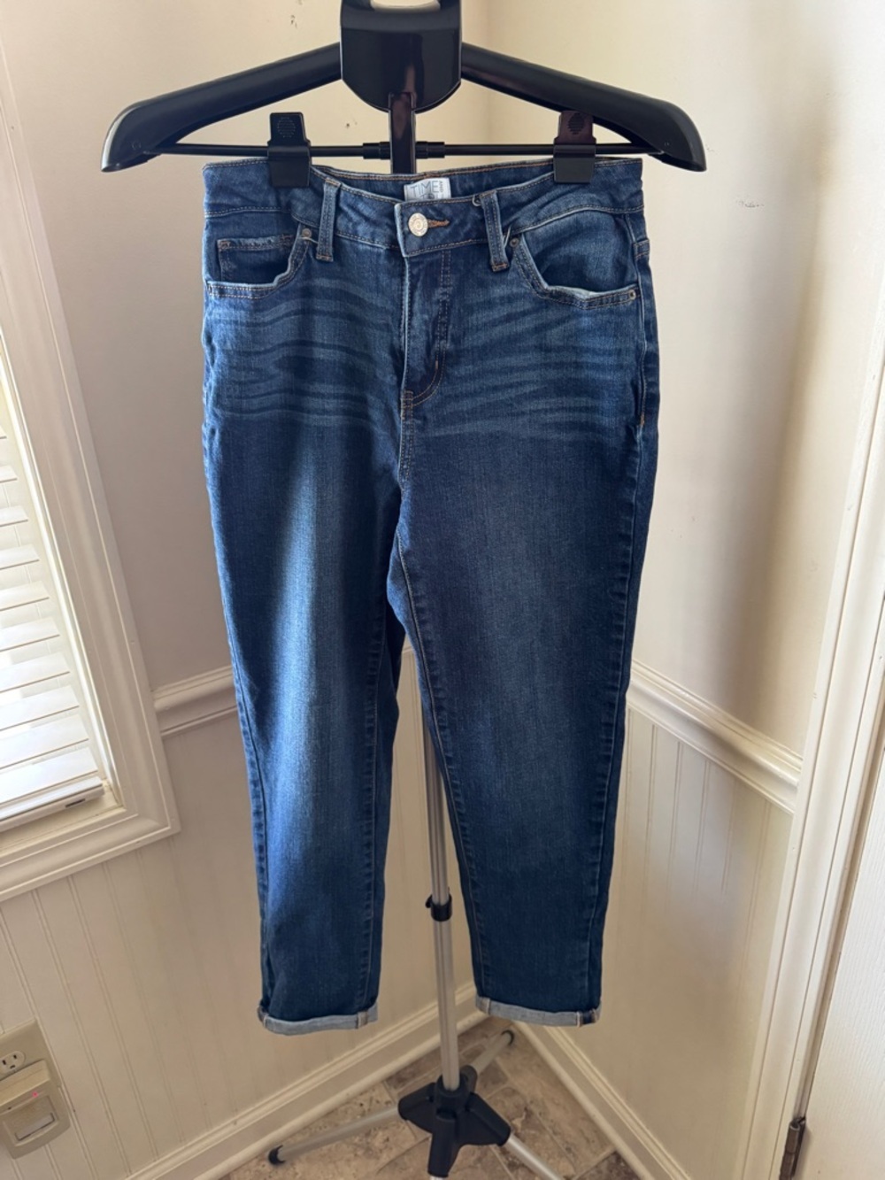 Time and Tru Dark Blue Straight Leg Jeans‎ Size 4